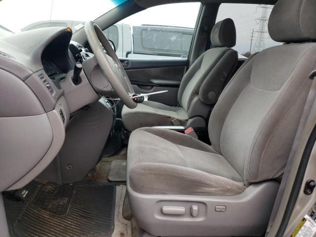 2005 Toyota Sienna CE