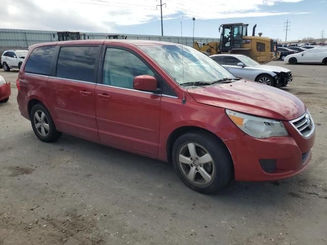 2010 Volkswagen Routan SE