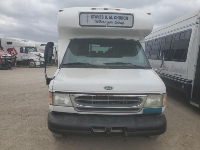 2002 Ford Econoline E450 Super Duty Cutaway Van