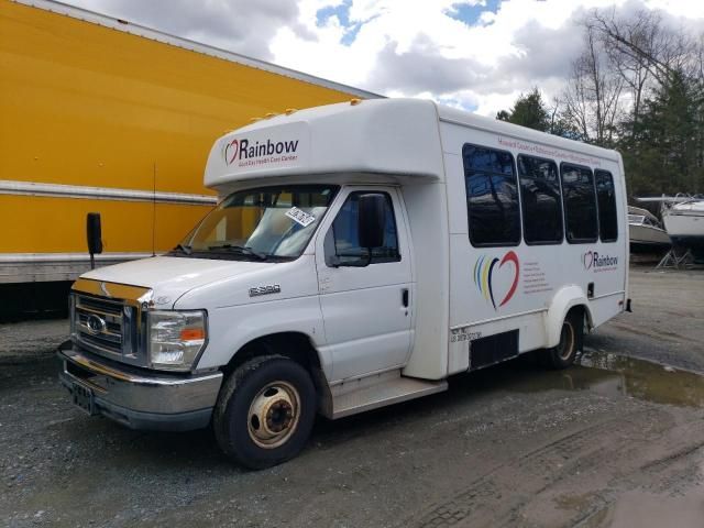 2012 Ford Econoline E350 Super Duty Cutaway Van