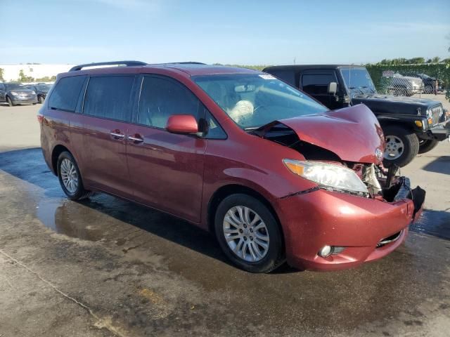 2016 Toyota Sienna XLE