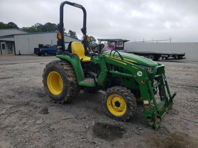 2022 John Deere 3032E