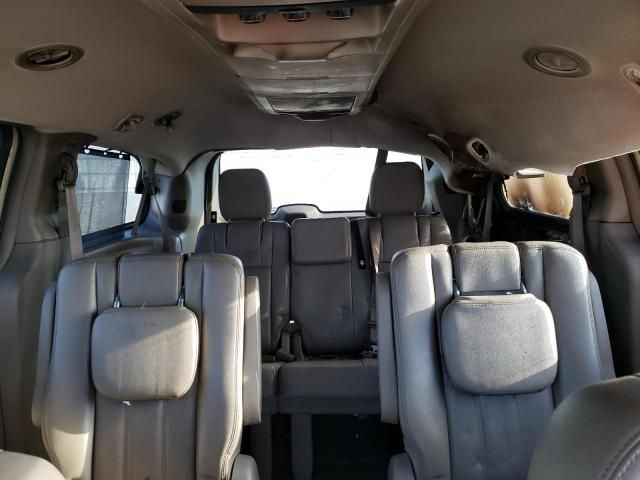 2011 Chrysler Town & Country Touring L