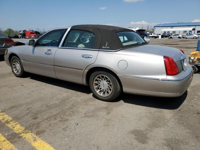 2002 Lincoln Town Car Signature