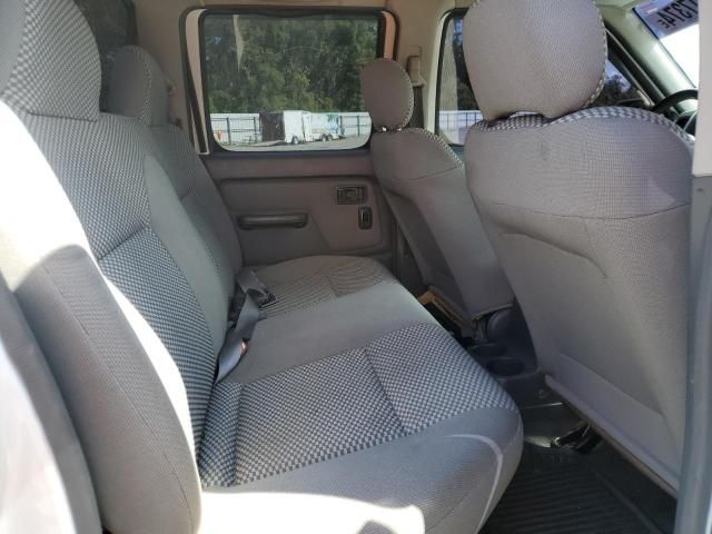 2001 Nissan Frontier Crew Cab XE