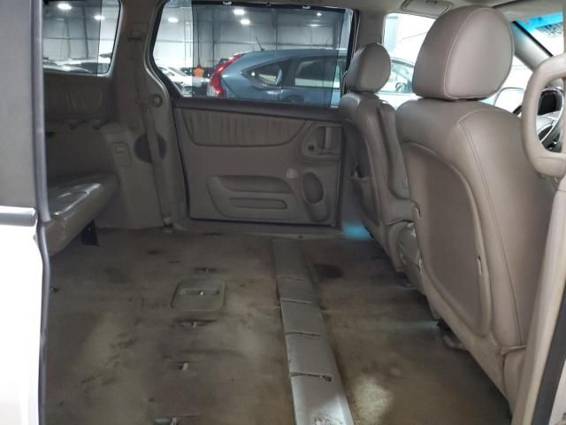 2005 Toyota Sienna XLE