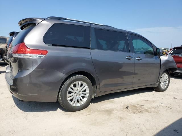 2011 Toyota Sienna XLE