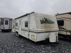 Salvage trucks for sale at Grantville, PA auction: 2000 Flwg Camper