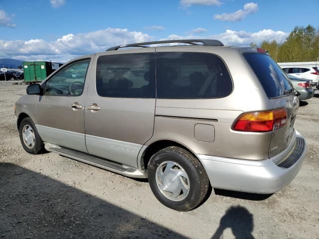 2000 Toyota Sienna LE