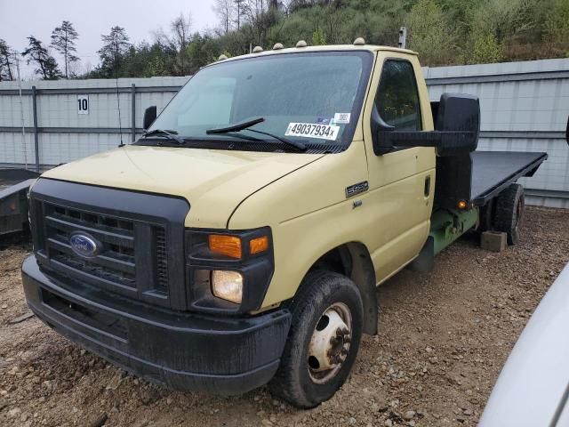 2010 Ford Econoline E450 Super Duty Cutaway Van