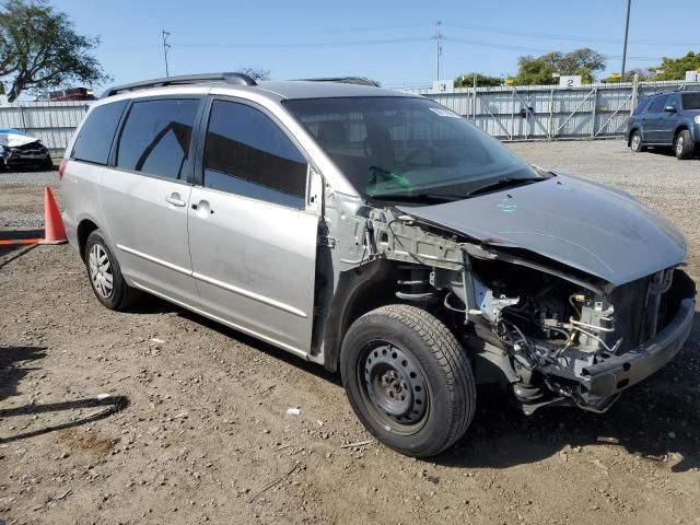 2005 Toyota Sienna CE