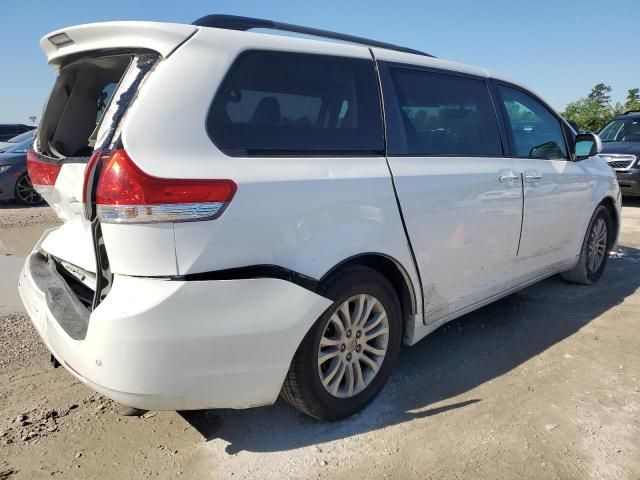 2012 Toyota Sienna XLE