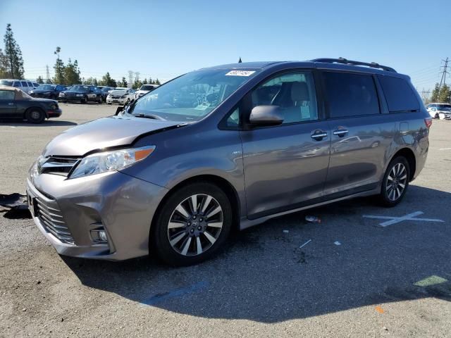 2019 Toyota Sienna XLE