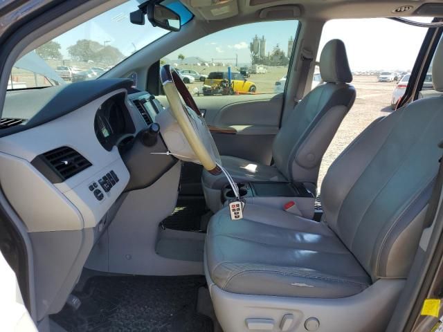 2012 Toyota Sienna XLE