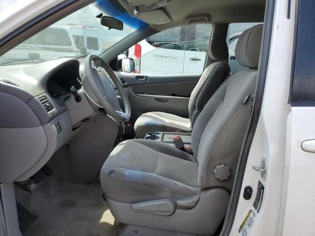 2006 Toyota Sienna CE