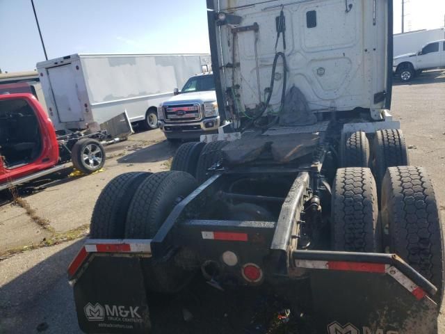 2015 Freightliner Cascadia 125