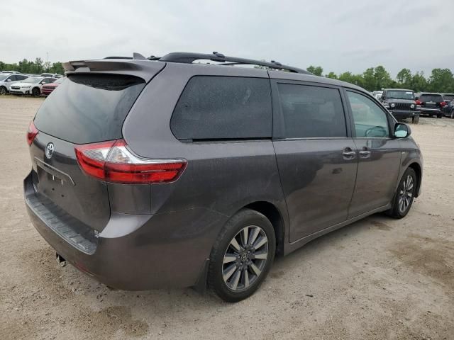 2020 Toyota Sienna XLE