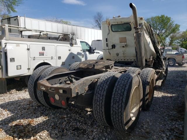 2005 Freightliner Conventional Columbia