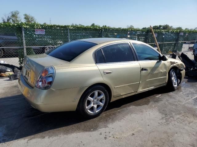 2004 Nissan Altima Base