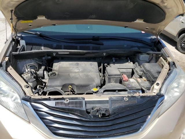 2014 Toyota Sienna LE