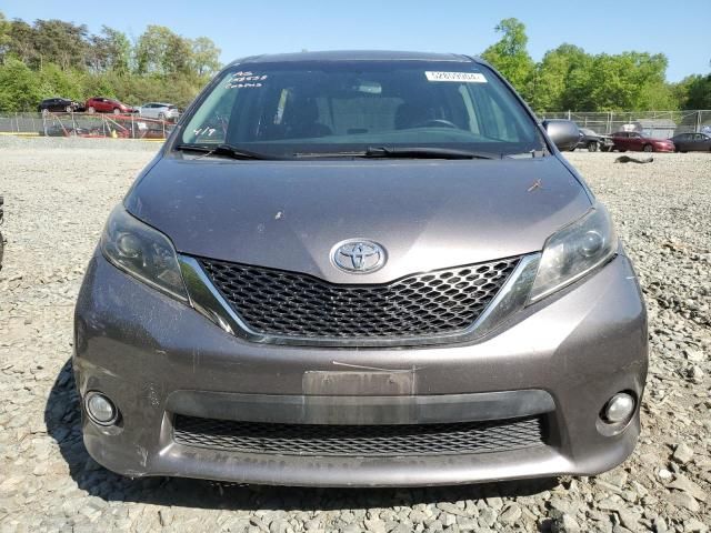 2015 Toyota Sienna Sport