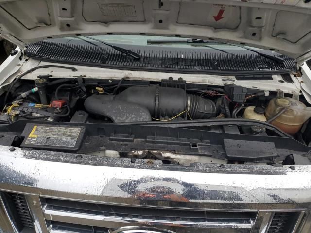 2008 Ford Econoline E350 Super Duty Cutaway Van