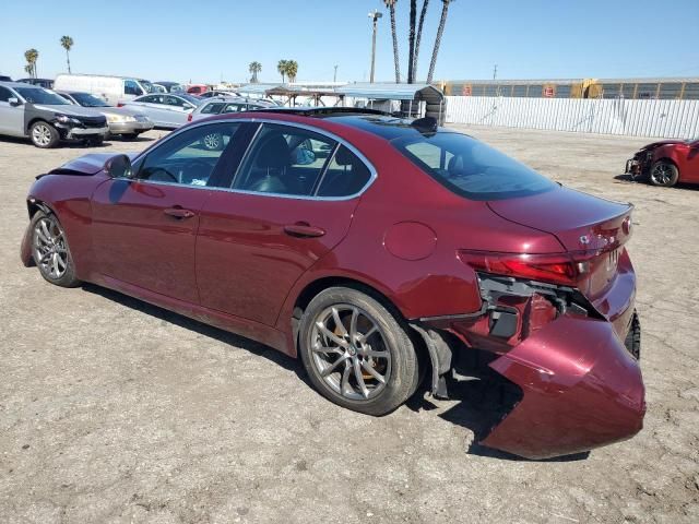 2018 Alfa Romeo Giulia Q4