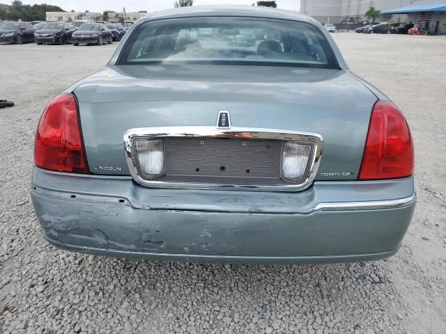 2006 Lincoln Town Car Signature Limited