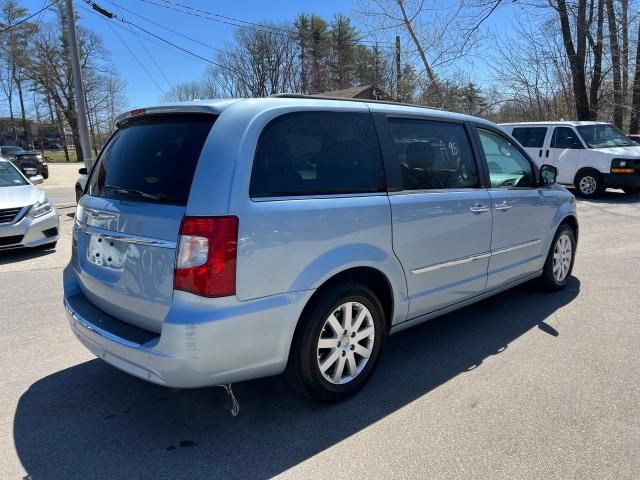 2012 Chrysler Town & Country Touring L