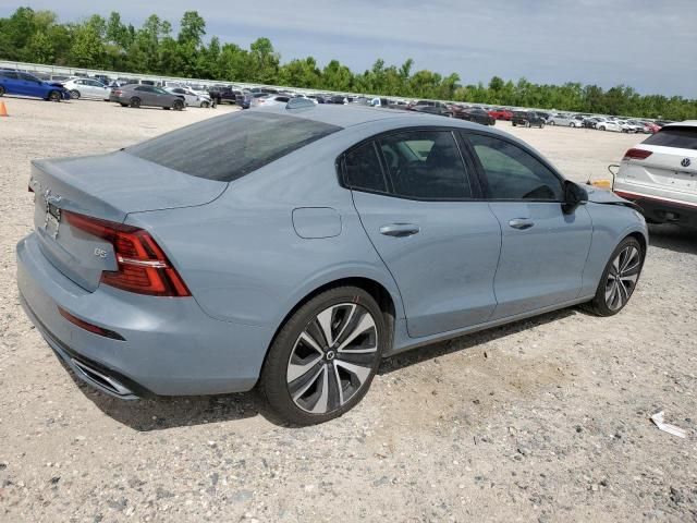 2022 Volvo S60 B5 Momentum