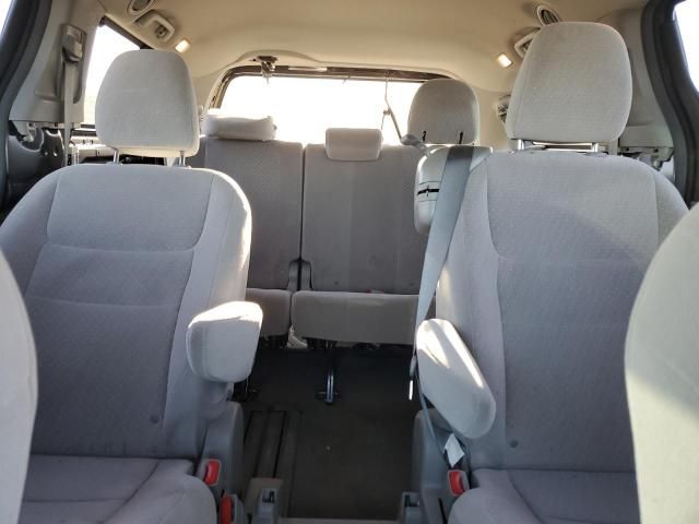 2015 Toyota Sienna LE