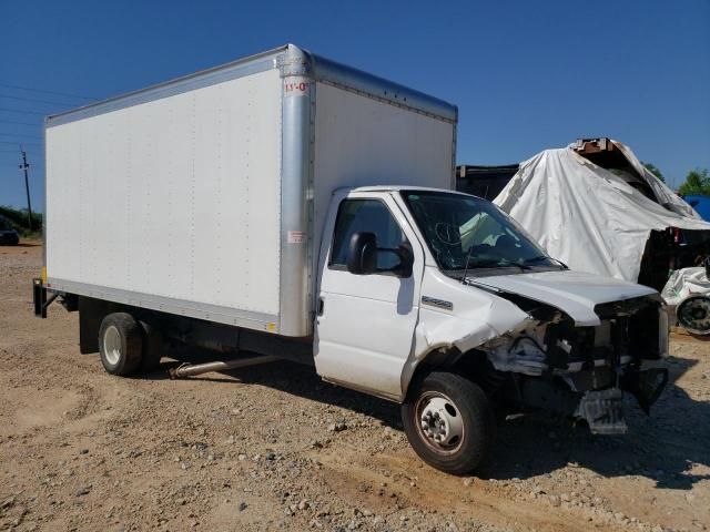 2023 Ford Econoline E450 Super Duty Cutaway Van