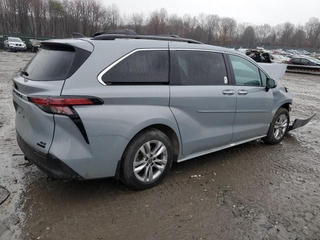 2022 Toyota Sienna XLE