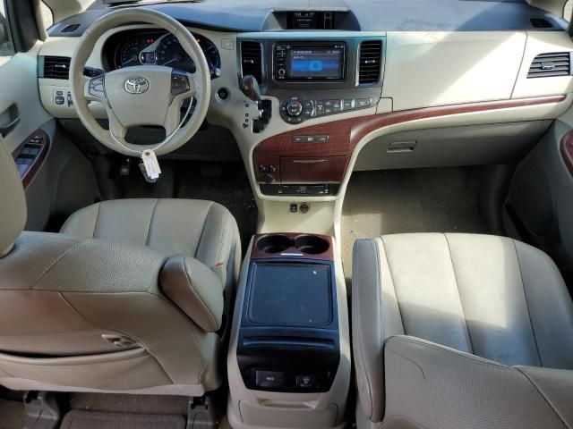 2013 Toyota Sienna XLE