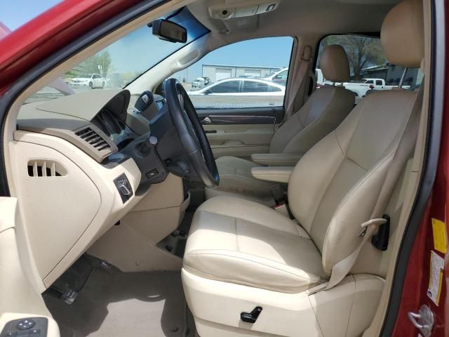 2010 Volkswagen Routan SE