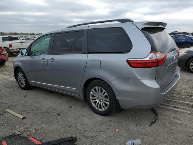 2017 Toyota Sienna XLE