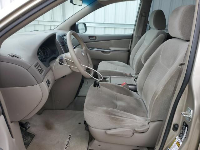 2009 Toyota Sienna CE