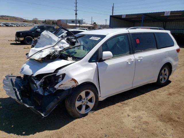 2017 Toyota Sienna LE