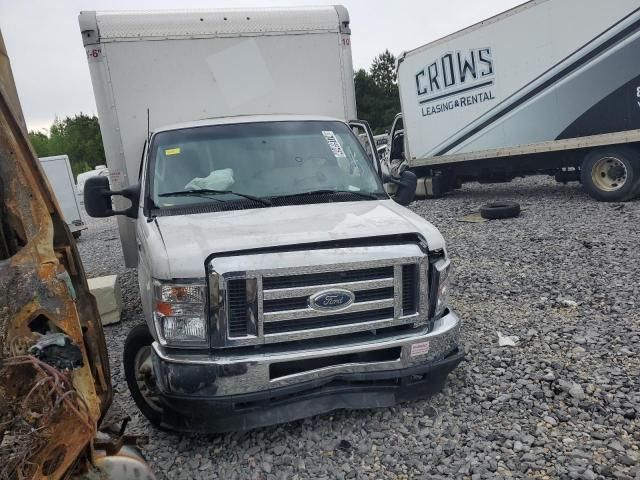 2022 Ford Econoline E450 Super Duty Cutaway Van