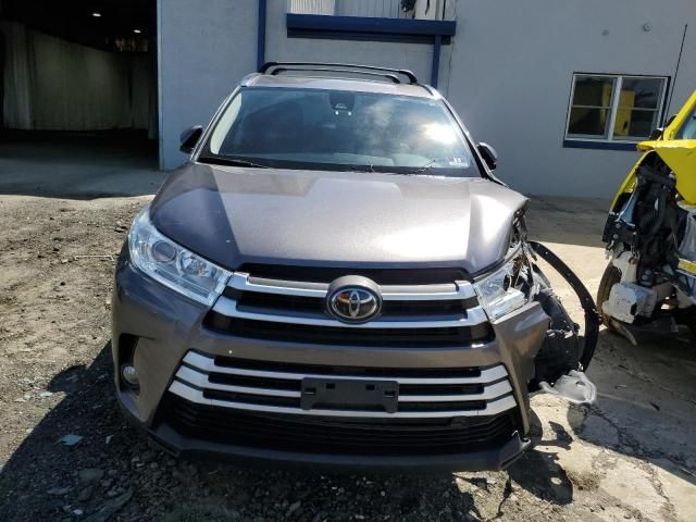 2019 Toyota Highlander SE