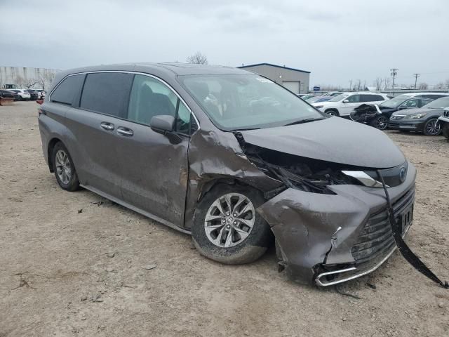 2021 Toyota Sienna XLE