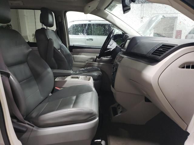 2010 Volkswagen Routan SEL