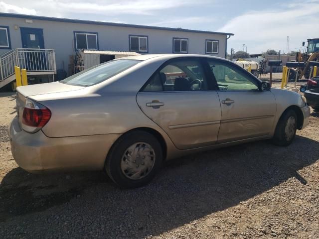 2005 Toyota Camry LE