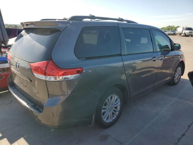 2013 Toyota Sienna XLE