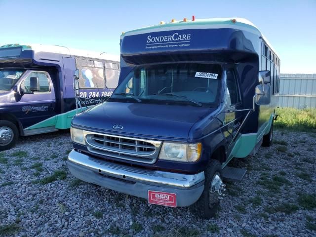 2000 Ford Econoline E450 Super Duty Cutaway Van