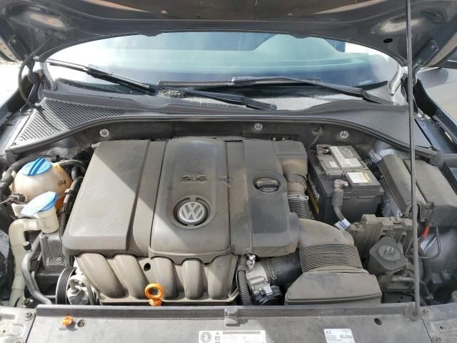 2012 Volkswagen Passat SE