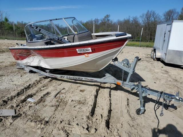 2004 Crestliner Boat