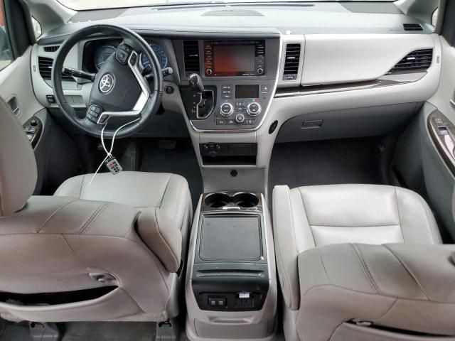 2019 Toyota Sienna XLE