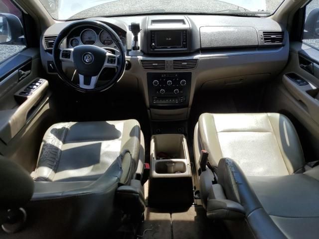 2011 Volkswagen Routan SE