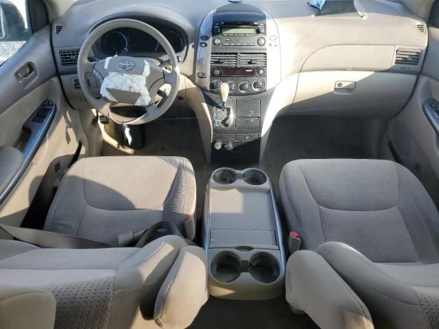 2009 Toyota Sienna CE